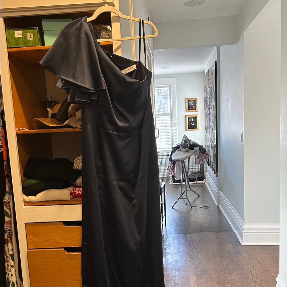 Elegant Navy One-Shoulder Gown